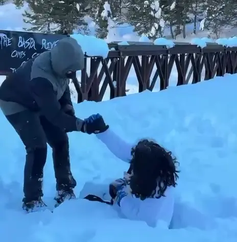 Flotr travellers: snow fight, added by Dev