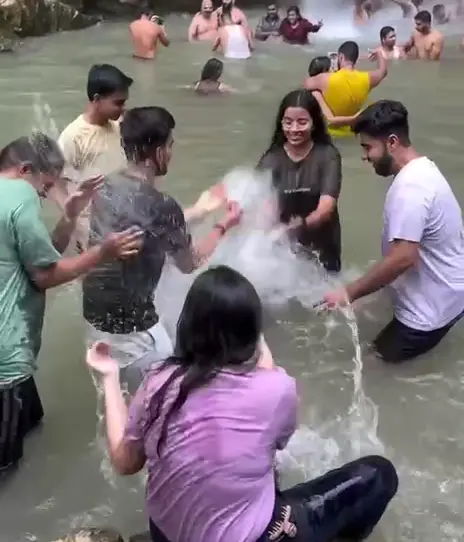 Group trip in Rishikesh: river day